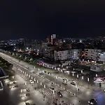 Apartman Boulevard Views - Spacious Tirana