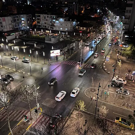 Boulevard Views - Spacious *