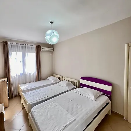 Boulevard Views - Spacious *