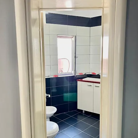 Boulevard Views - Spacious *