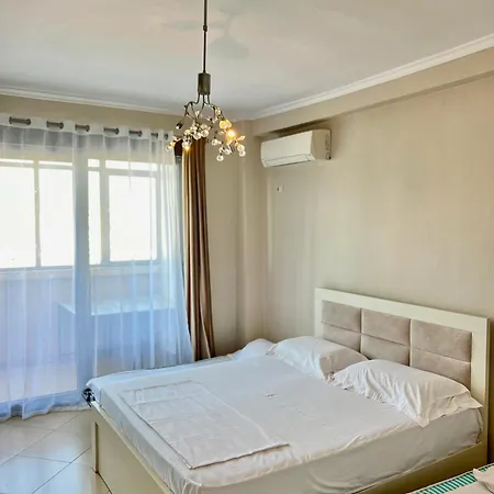 Boulevard Views - Spacious * Tirana
