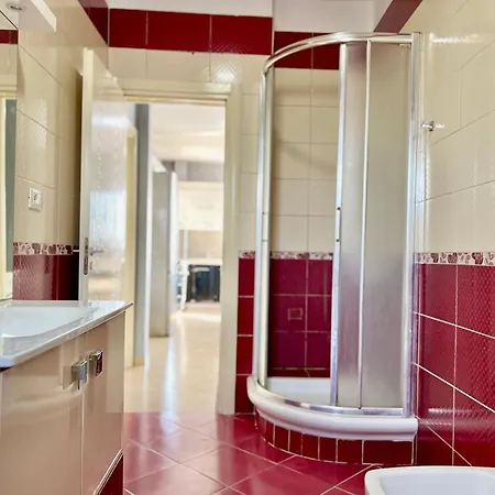 Boulevard Views - Spacious Tirana