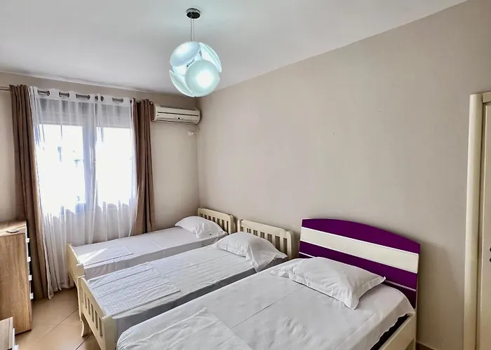 Boulevard Views - Spacious *