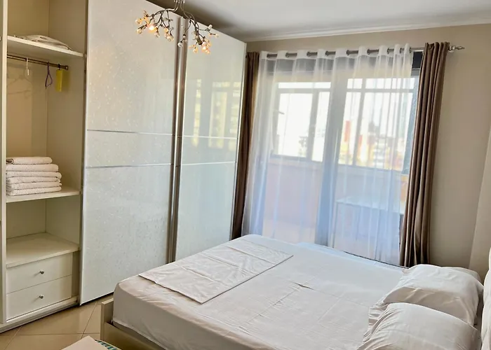 Boulevard Views - Spacious Apartamento *